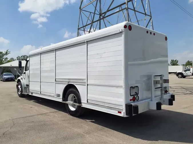 2018 FREIGHTLINER M2 106