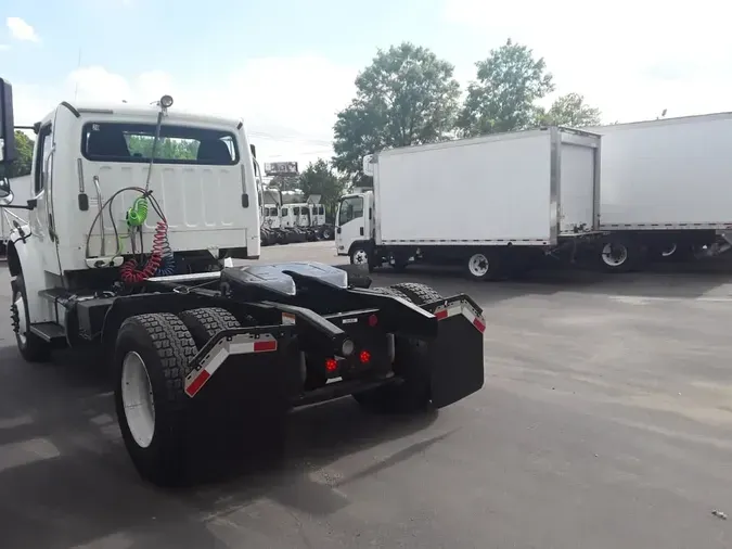 2016 FREIGHTLINER M2 106