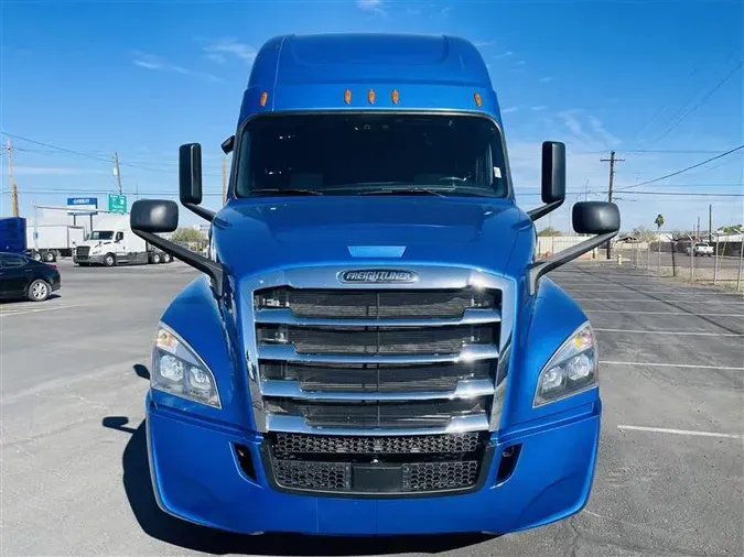 2020 FREIGHTLINER CA126