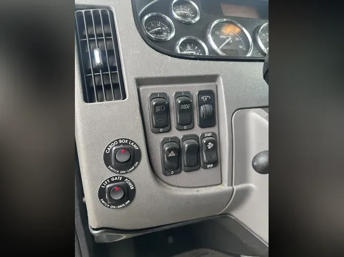 2020 Peterbilt 33796661240ef2b3e3f8854ebd0cf32818b