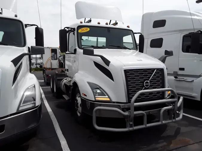 2020 VOLVO VNL64T-300