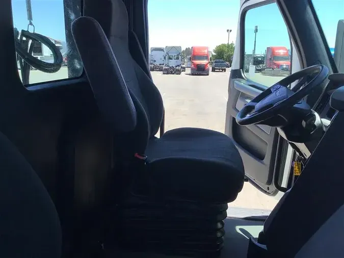 2022 FREIGHTLINER CA126