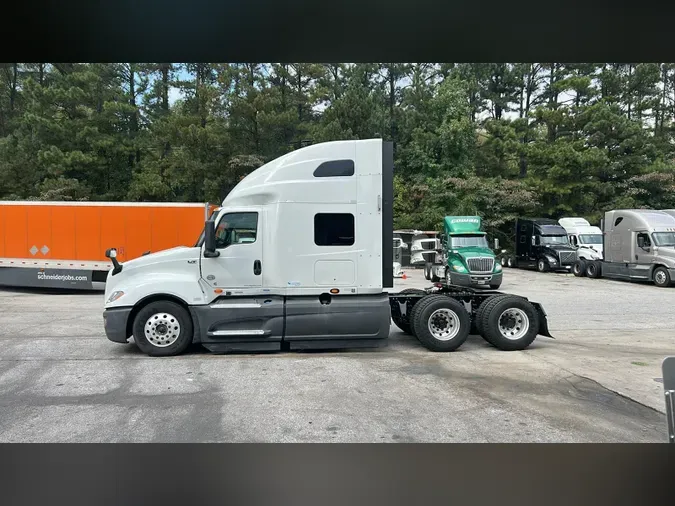2022 International LT