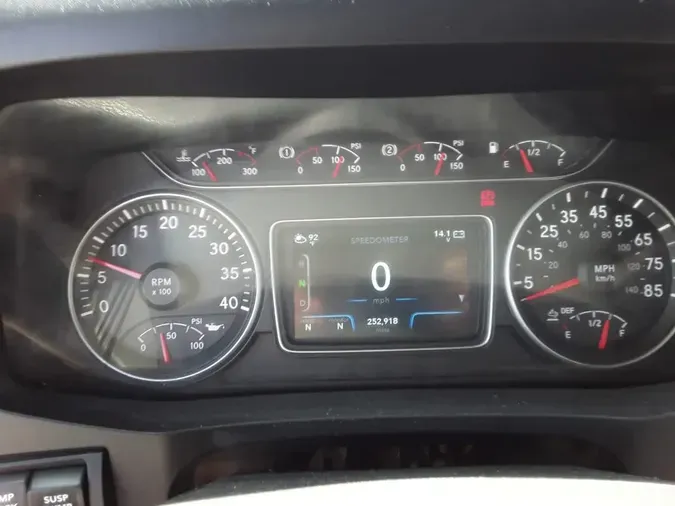 2020 NAVISTAR INTERNATIONAL MV607 (4X2)