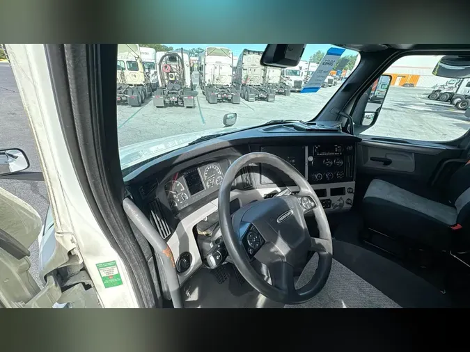 2021 Freightliner Cascadia 126