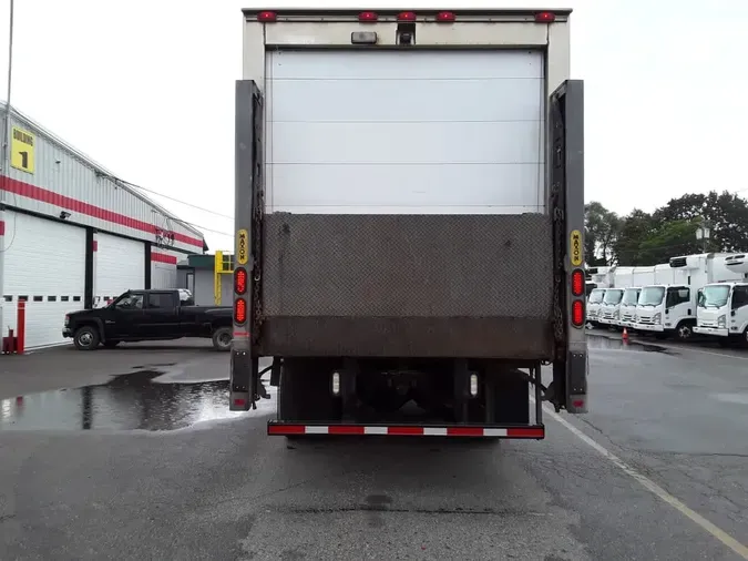 2017 FREIGHTLINER/MERCEDES M2 106