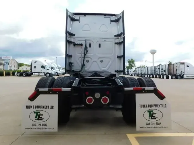 2019 Freightliner Cascadia 125