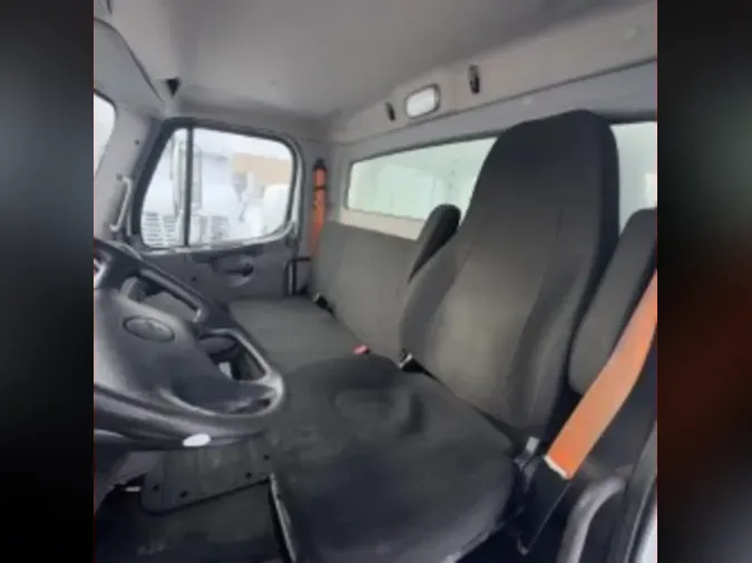 2019 FREIGHTLINER/MERCEDES M2 106