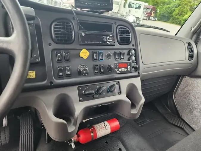 2018 FREIGHTLINER/MERCEDES M2 106