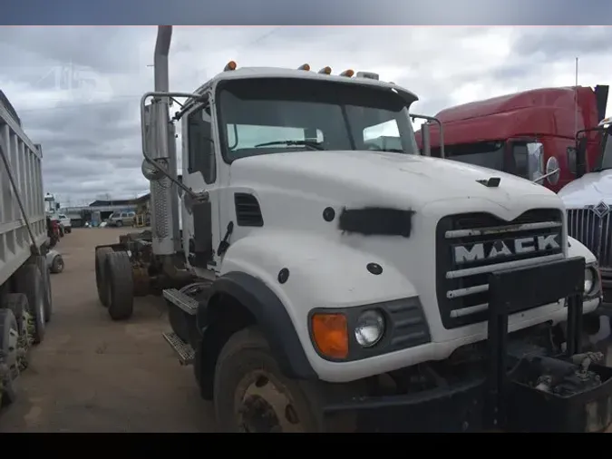 2007 MACK GRANITE CV713