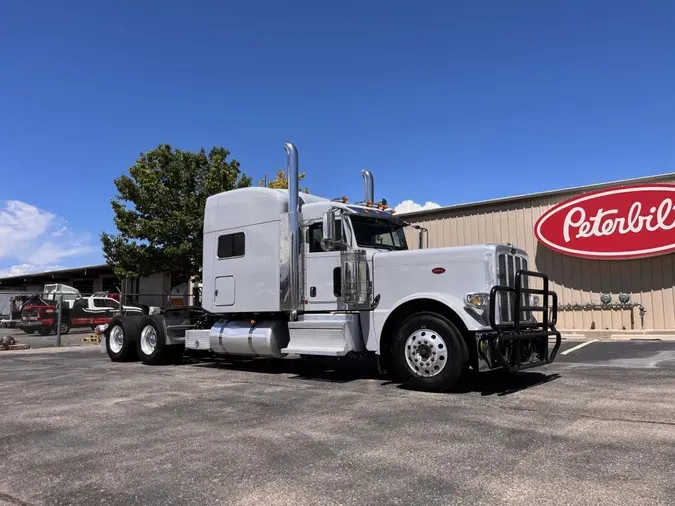 2023 Peterbilt 389