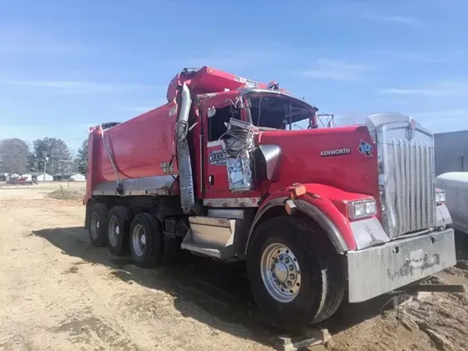 2023 KENWORTH W900L