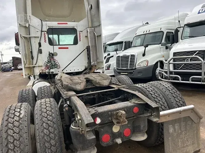 2004 FREIGHTLINER COLUMBIA 120