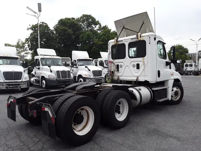 2016 FREIGHTLINER/MERCEDES CASCADIA 125