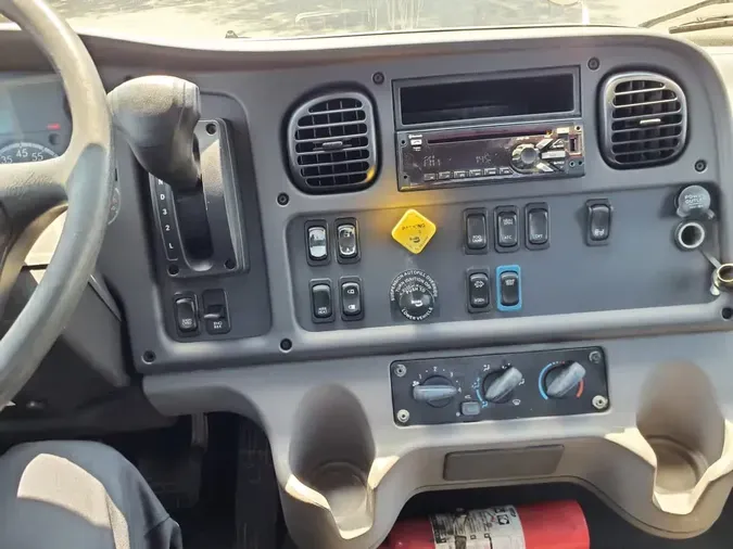 2020 FREIGHTLINER M2 106