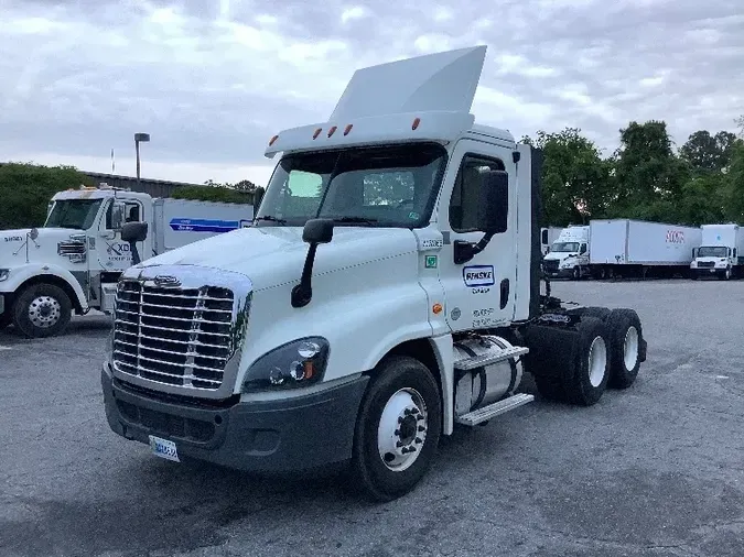 2018 Freightliner X12564ST