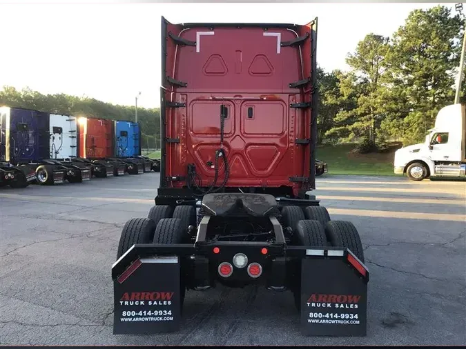 2020 FREIGHTLINER CASCADIA