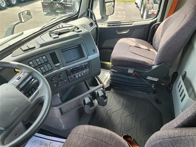 2023 VOLVO VNR64T300969df53511efa6f610922ee4676d24df