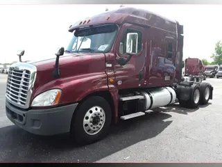 2017 Freightliner CASCADIA 125