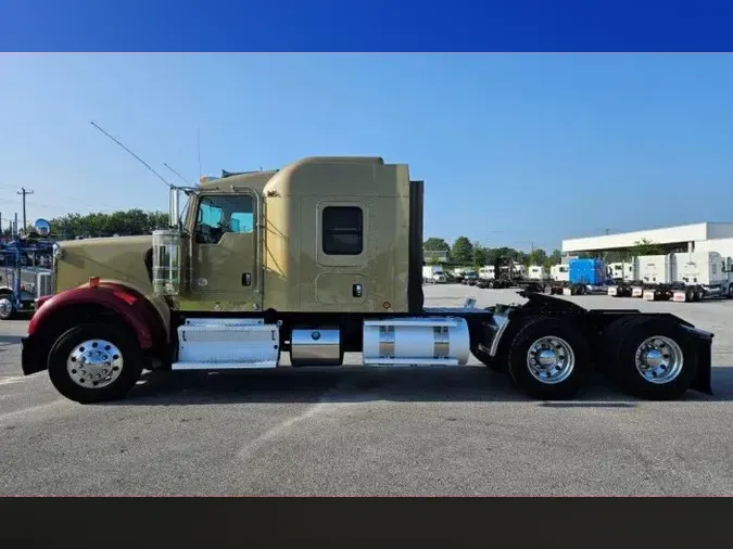 2019 Kenworth W900