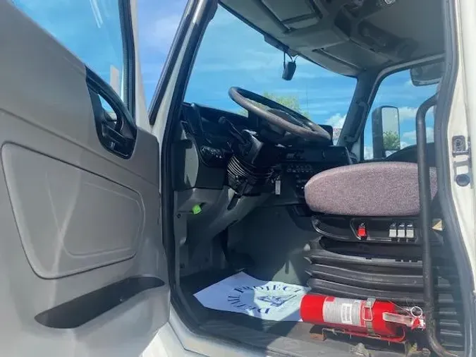 2020 International LT625