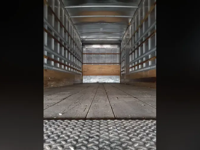 2018 FREIGHTLINER/MERCEDES M2 106