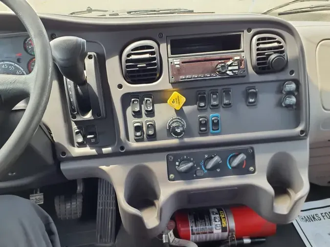 2020 FREIGHTLINER M2 106