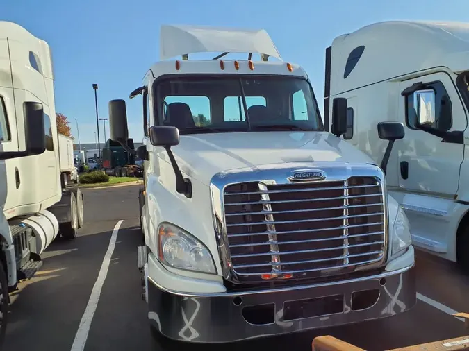 2019 FREIGHTLINER/MERCEDES CASCADIA 125