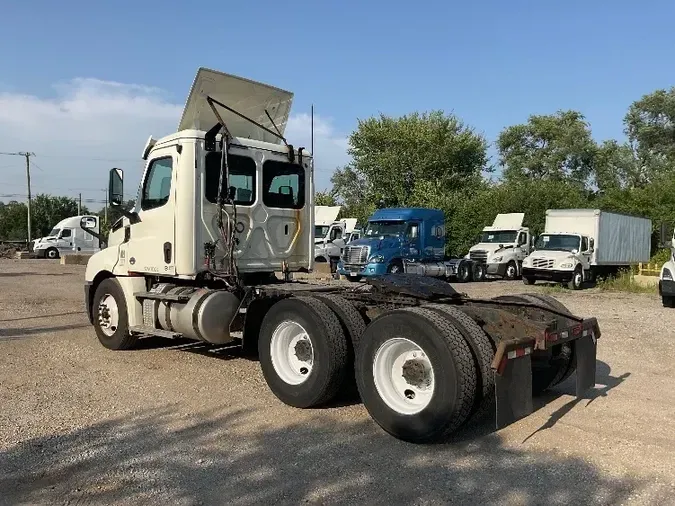 2018 Freightliner T12664ST