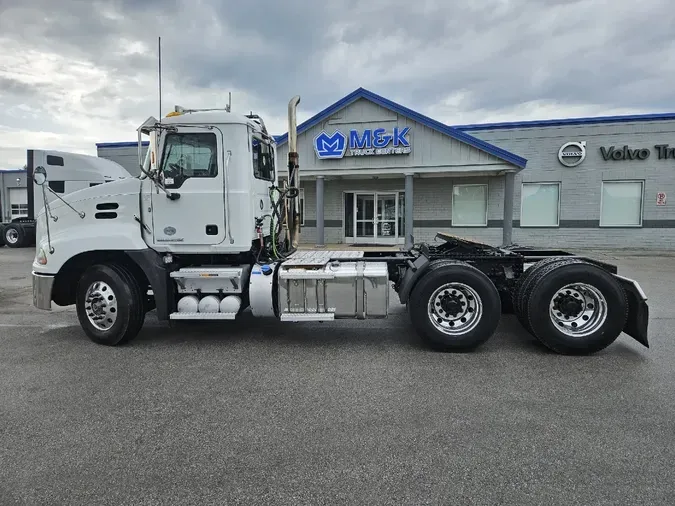 2018 MACK CXU613