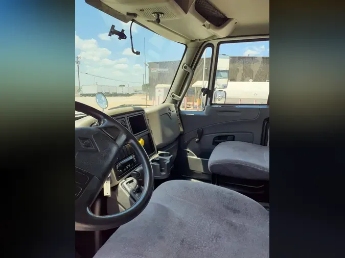 2019 NAVISTAR INTERNATIONAL 4300