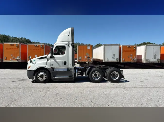 2020 Freightliner Cascadia 126