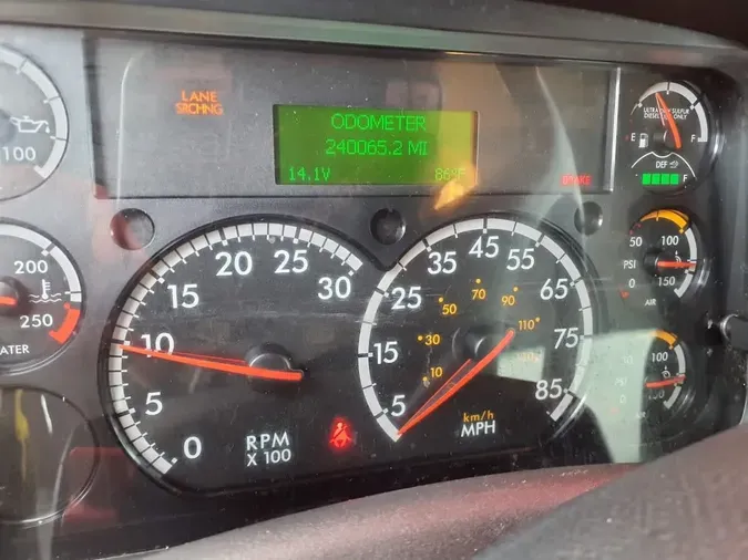 2021 FREIGHTLINER M2 106