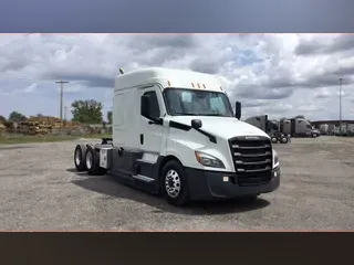 2021 Freightliner Cascadia 126