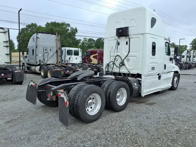 2020 FREIGHTLINER CASCADIA 125