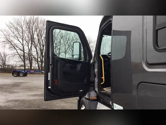 2024 Freightliner Cascadia