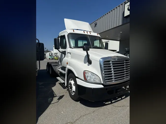 2018 FREIGHTLINER/MERCEDES CASCADIA 125