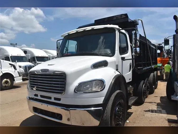 2010 FREIGHTLINER BUSINESS CLASS M2 106