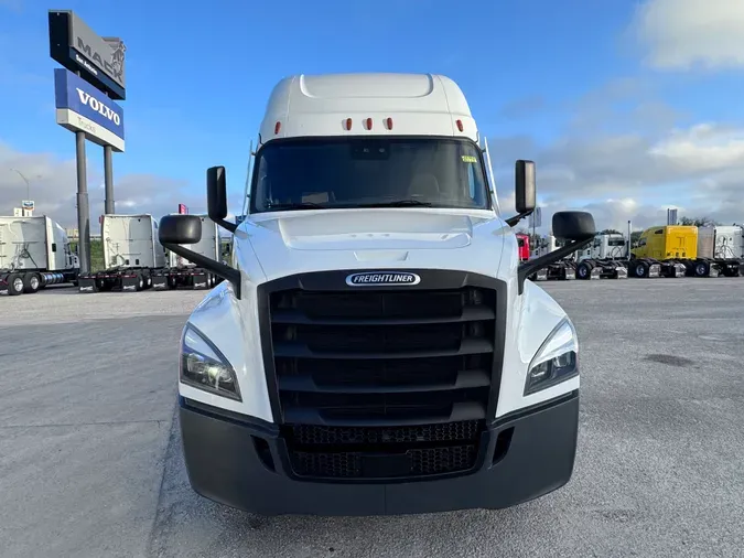 2022 FREIGHTLINER CASCADIA 126