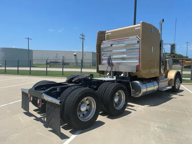 2019 Peterbilt 389