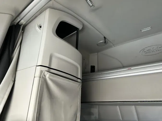 2021 Peterbilt 579