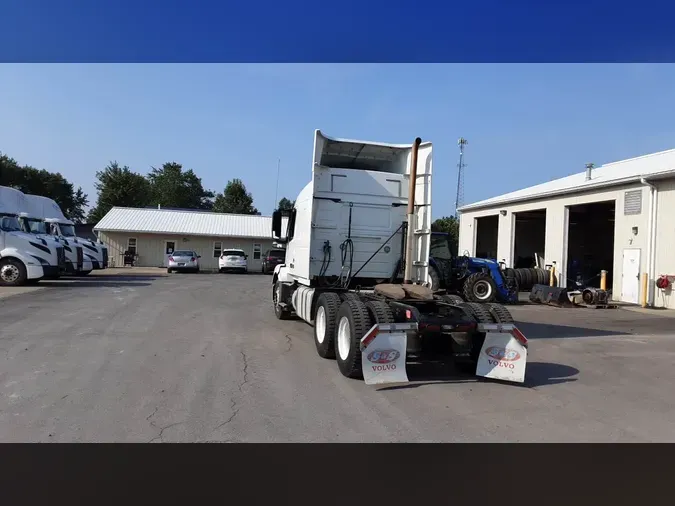 2016 Volvo VNL 740