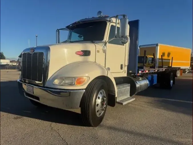 2017 Peterbilt 337