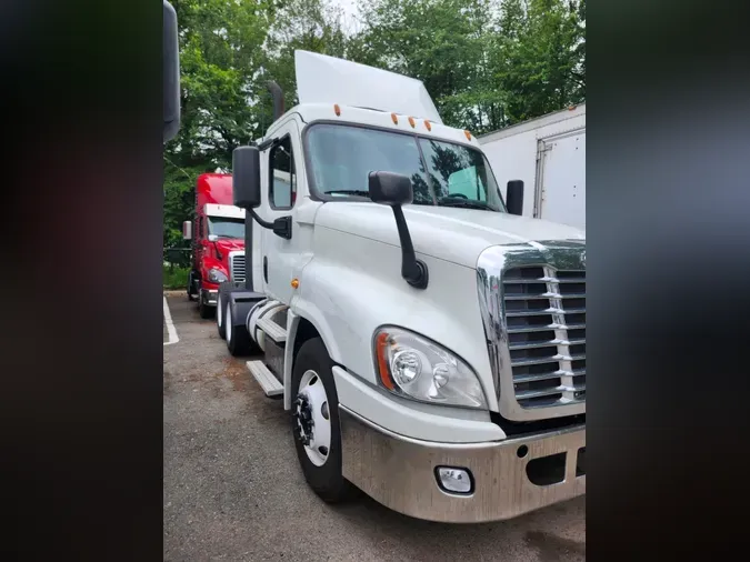 2018 FREIGHTLINER CASCADIA 125