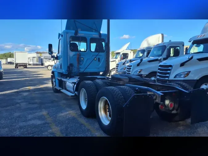 2020 FREIGHTLINER/MERCEDES CASCADIA 125