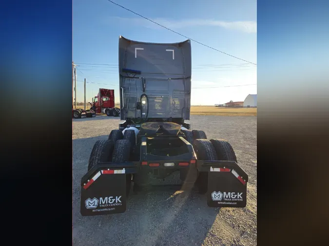 2024 VOLVO VNL64T860