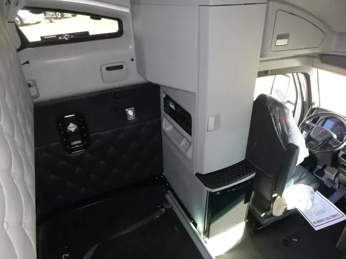 2024 Kenworth T68096cb10cf20d8abd069b78342615b6f02