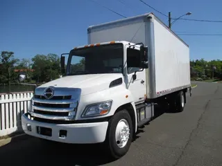 2017 HINO 338