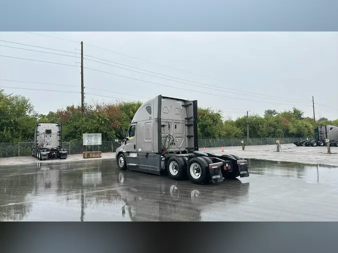 2024 Freightliner Cascadia 126