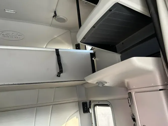2021 Peterbilt 579
